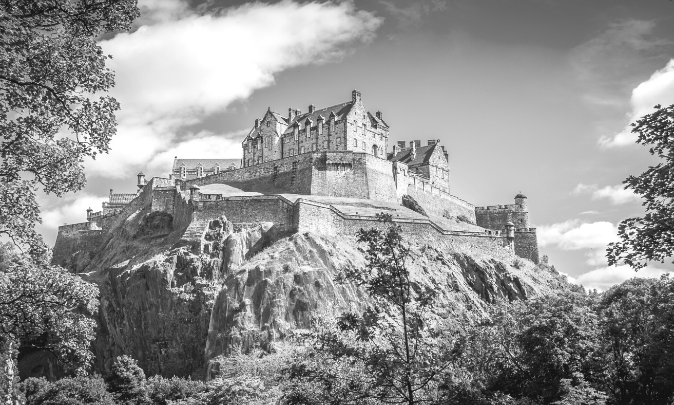 Image of Edinburgh Castle in Scotland